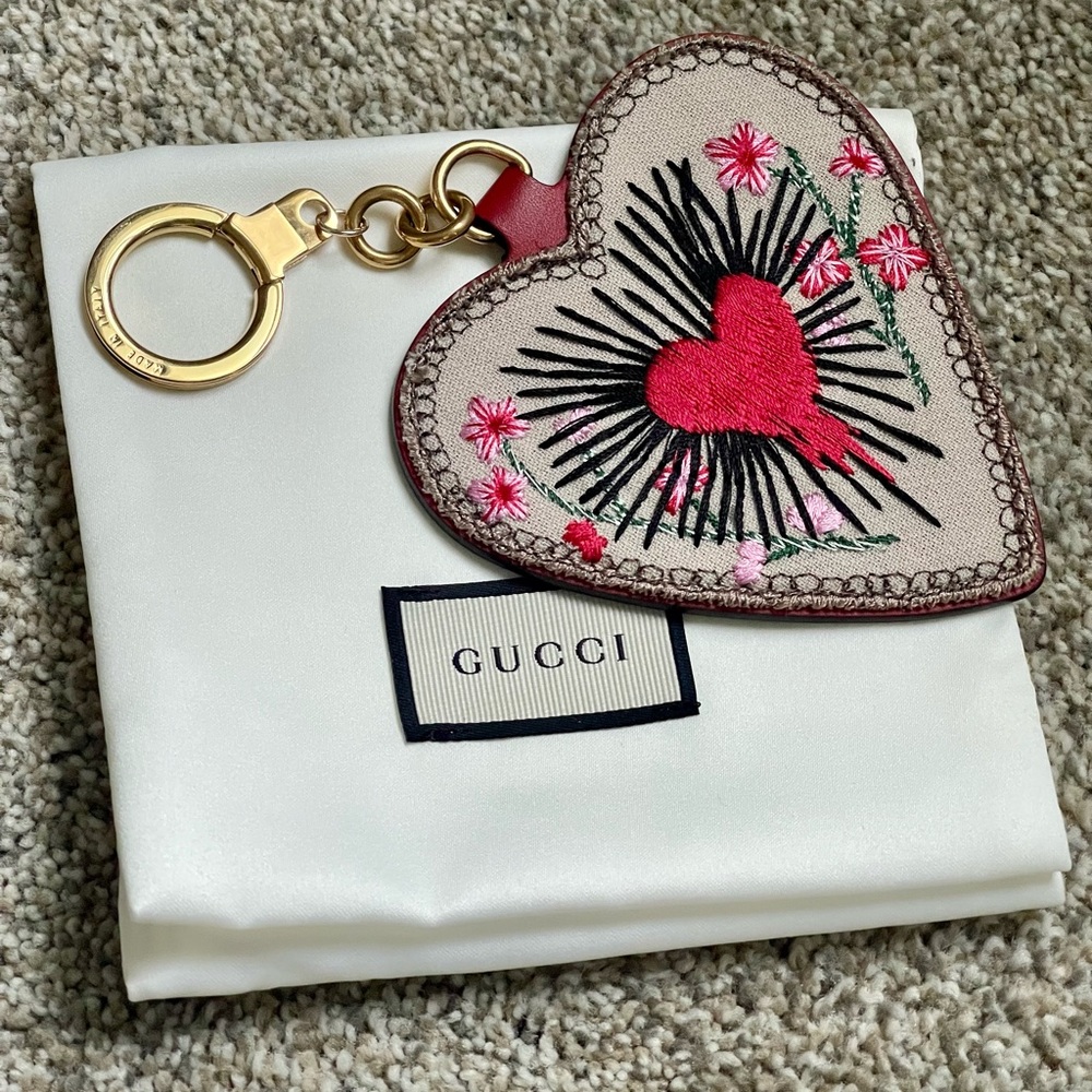 Gucci GG Supreme Embroidered Heart Keychain